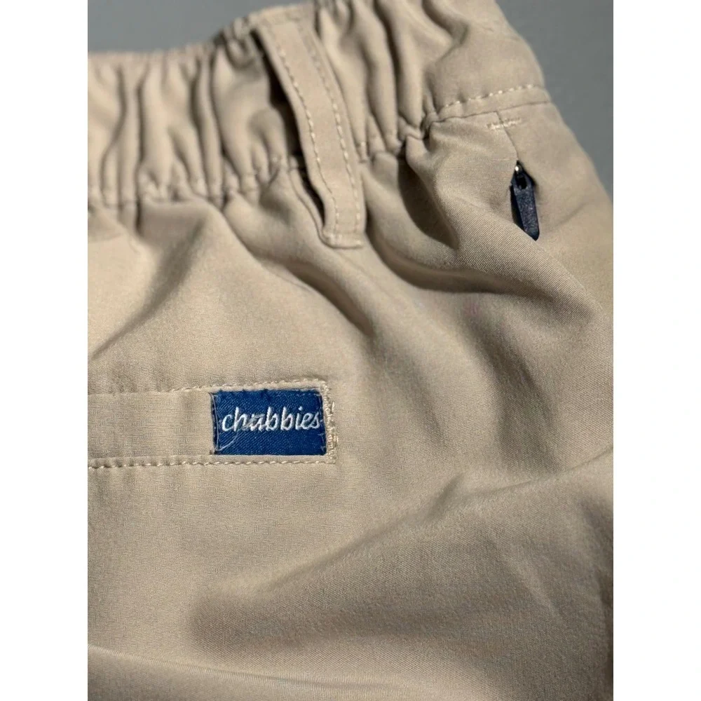 Chubbies Everywear Shorts Mens Medium Khaki Tan 6 Inch Inseam Stretch Casual